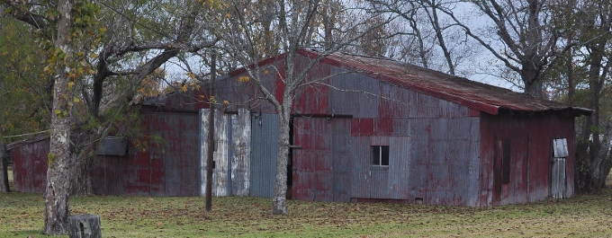 old red barn in dickinson